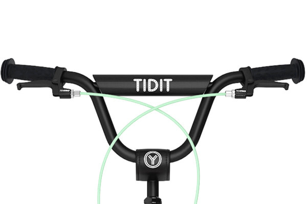 Met veiligheidshandvaten en remmen