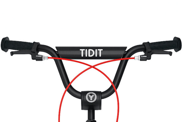 Met veiligheidshandvaten en remmen