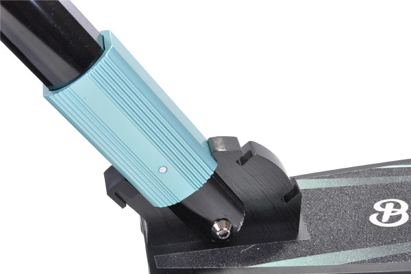 Aluminium klem om het stuur te verstellen.