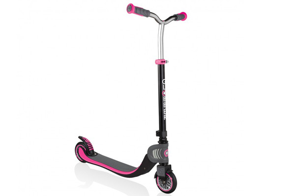 Kinderstep Flow Foldable 125 roze van Globber.