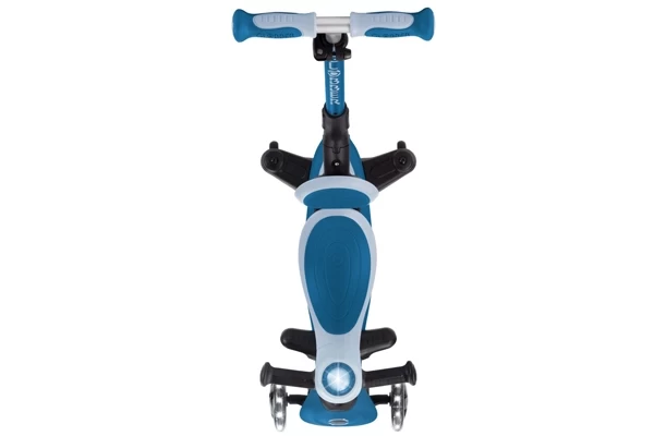 Met duwstang en extra zijwieltjes