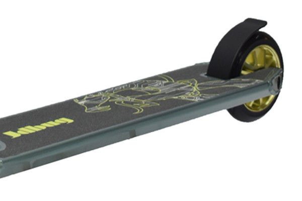 Antislip board en voetrem op achterwiel