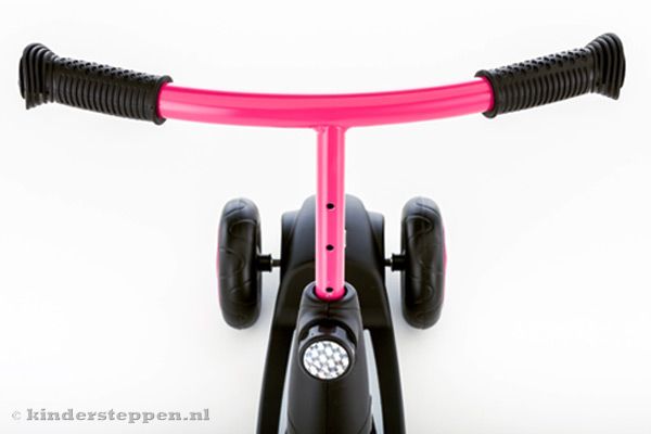 Voorzien van krasvaste polyestercoating.