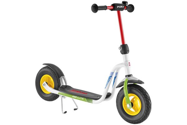 Autoped wit met luchtbanden.