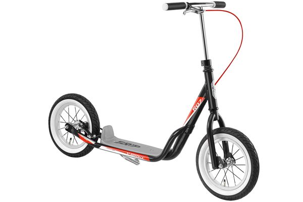 Autoped met luchtbanden van Puky.