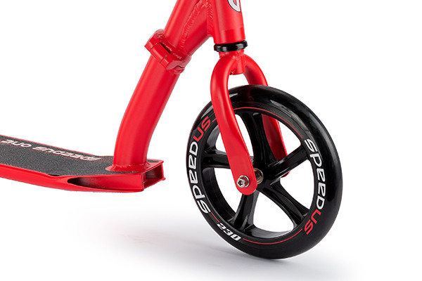 Met ABEC-7 kogellagers in de wielen