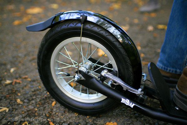 Spatbord op het achterwiel.