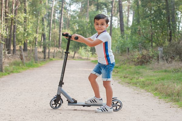 Emar is 4 jaar en 1.10 m lang.