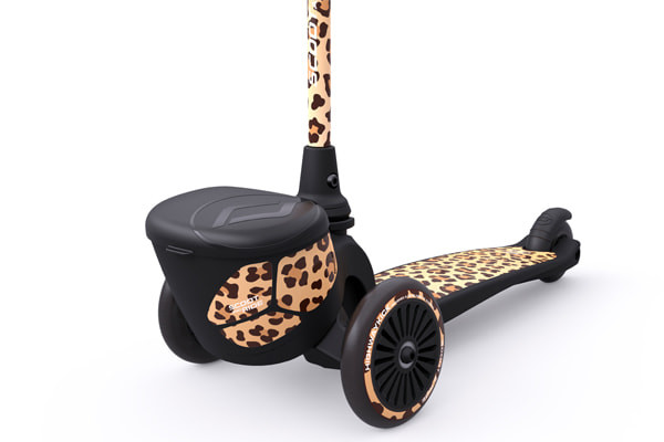 Vaste opbergbox voorop