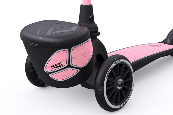 Vaste opbergbox voorop