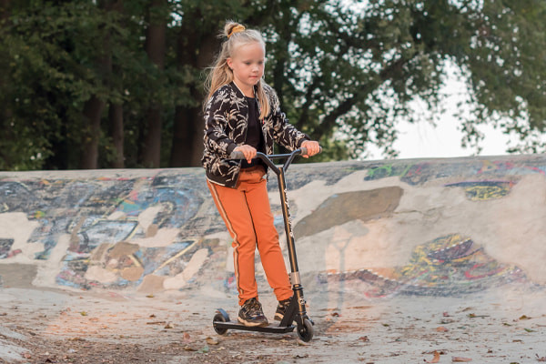 Zeg opzij Schurend whisky Bandits & Angels Stuntstep Junior Grey Camouflage | Kindersteppen.nl